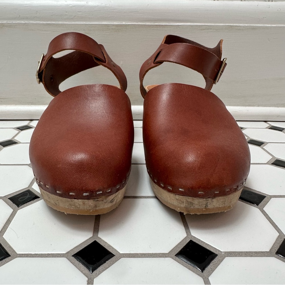 Bryr Brown Leather Ankle-Strap Clogs - Picture 2 of 12